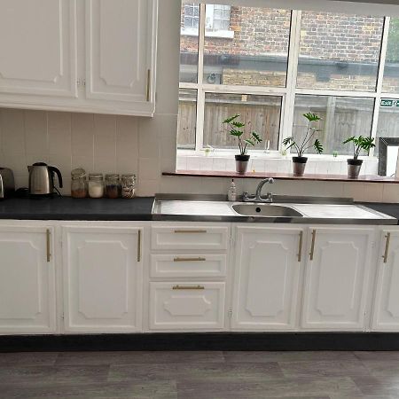 Balham, South London Spacious Guest House F2, 6 Rooms Available エクステリア 写真